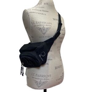 Vintage EastSport Multi Compartment Fanny Pack Bum Bag Crossbody Black